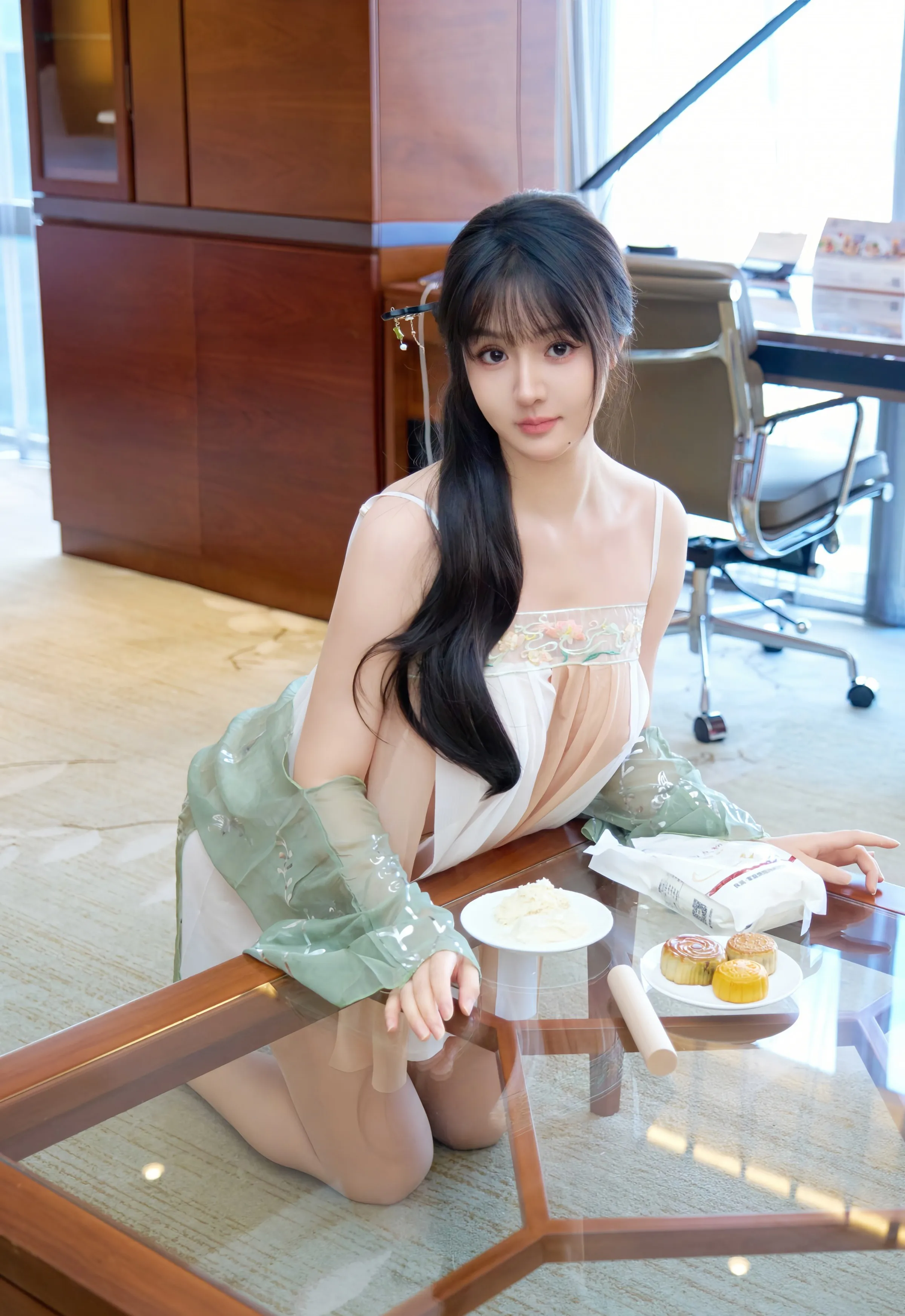 [XiuRen秀人网] 2025.09.28 No.10818 沈南汐RuRu 中秋主题 浅色古风服饰 性感写真 [56+1P]