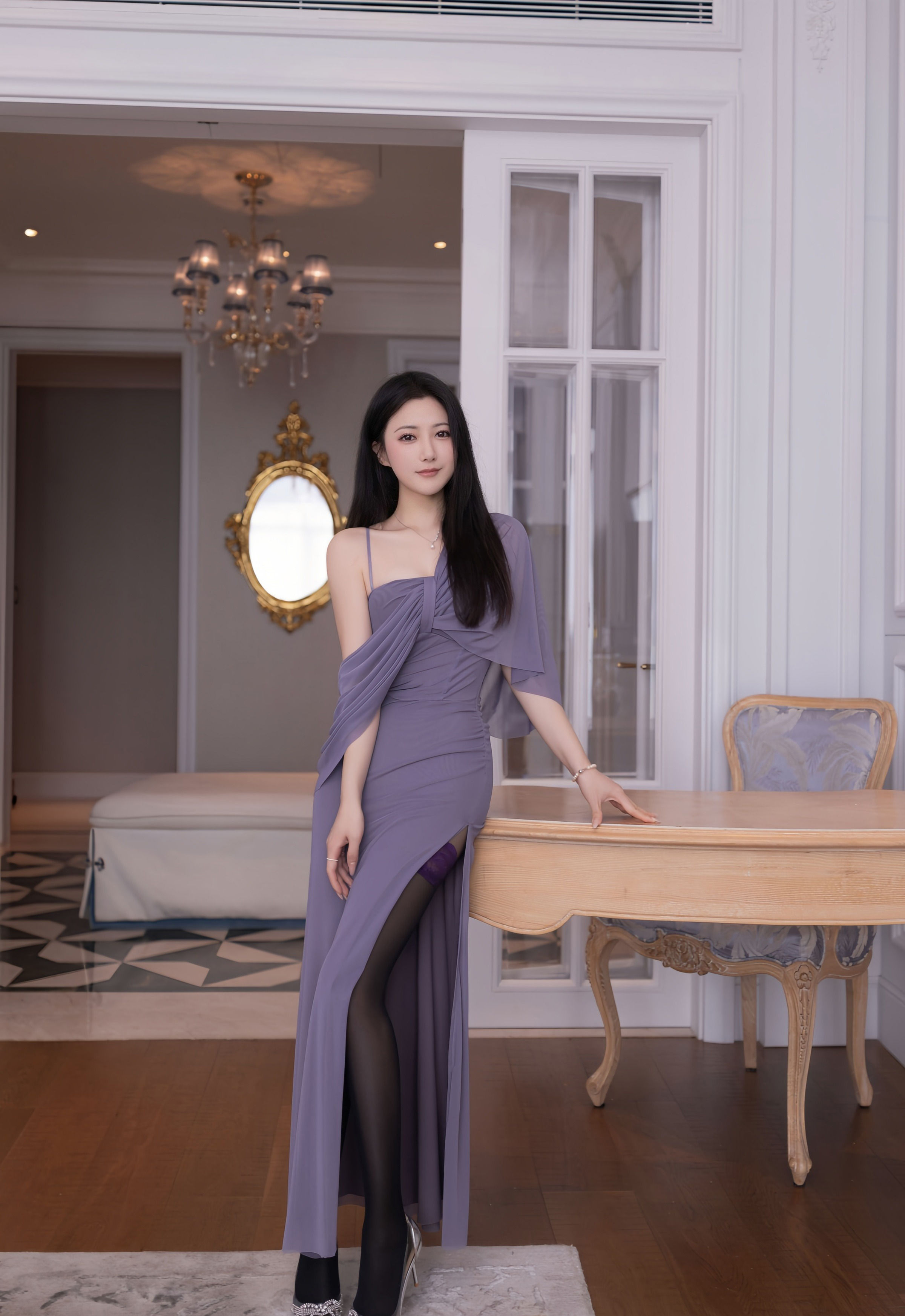 [XiuRen秀人网] 2025.11.14 No.10992 鱼子酱Fish 紫色连衣裙 紫色丝袜 性感写真 [76+1P]