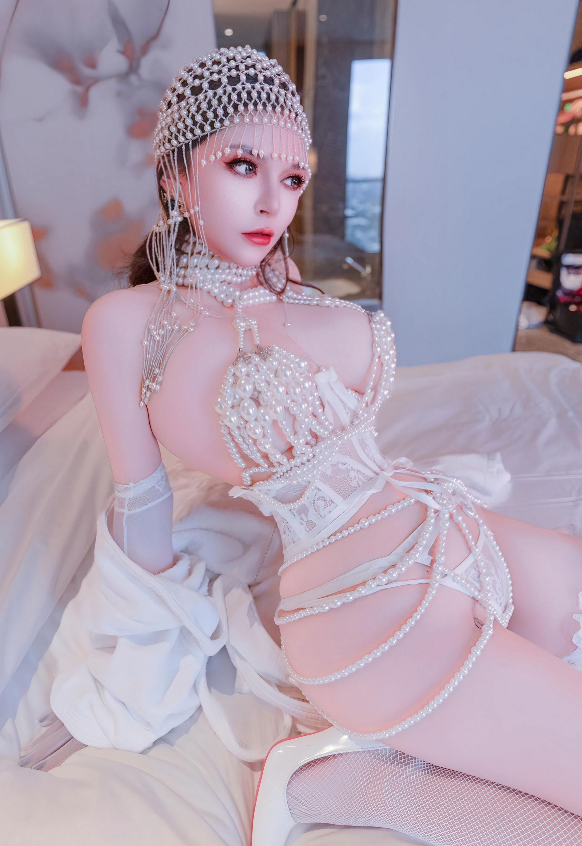 [XiuRen秀人网] 2026.01.13 No.11224 伊丽莎有点白 性感写真 [80+1P]