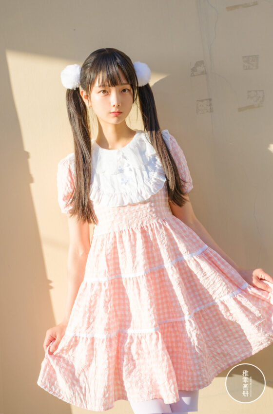 [稚乖画册] 夜夜 天台粉裙 [82P]