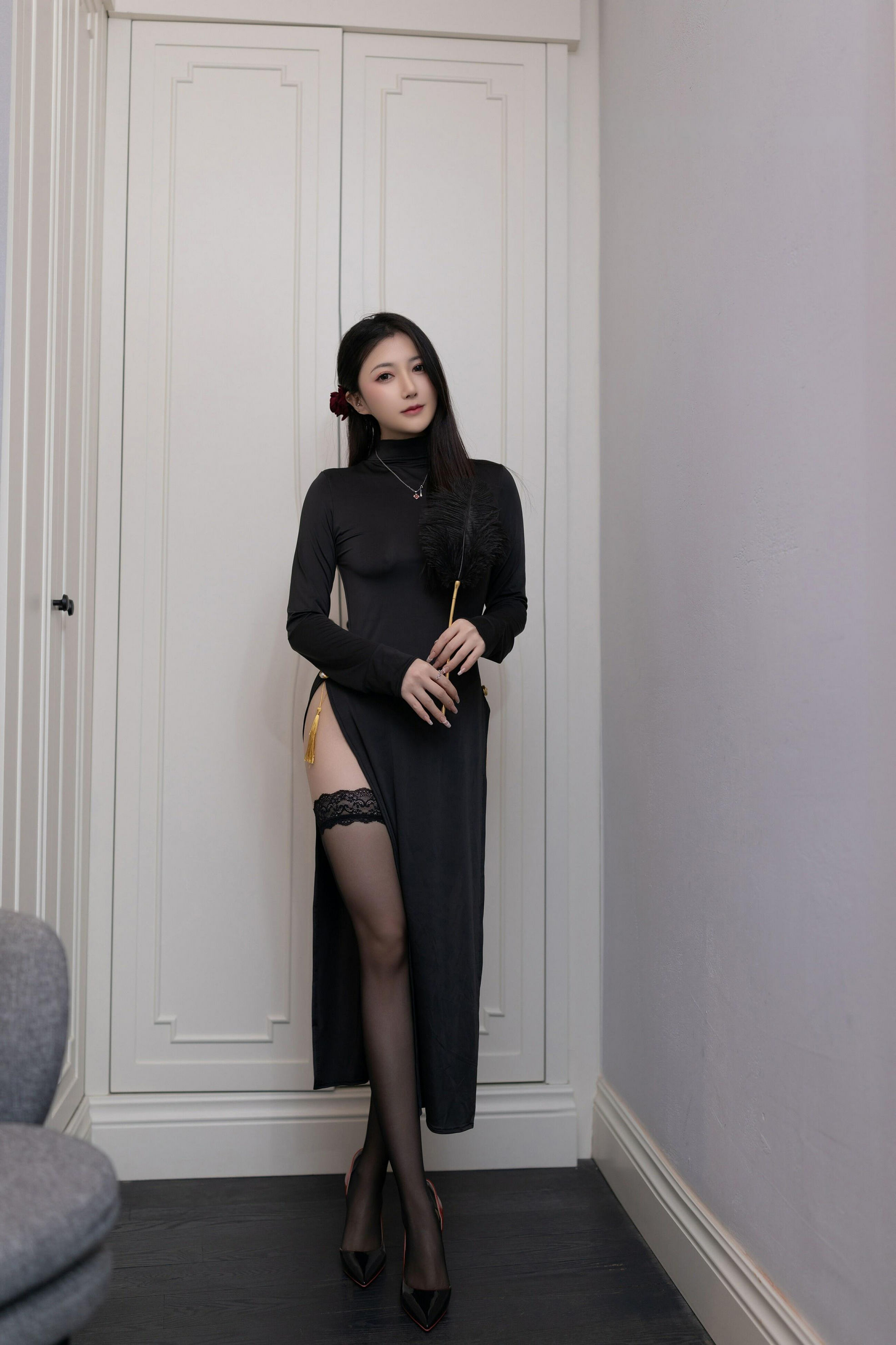 [秀人内购] 鱼子酱 诱人私拍福利 黑色连衣裙