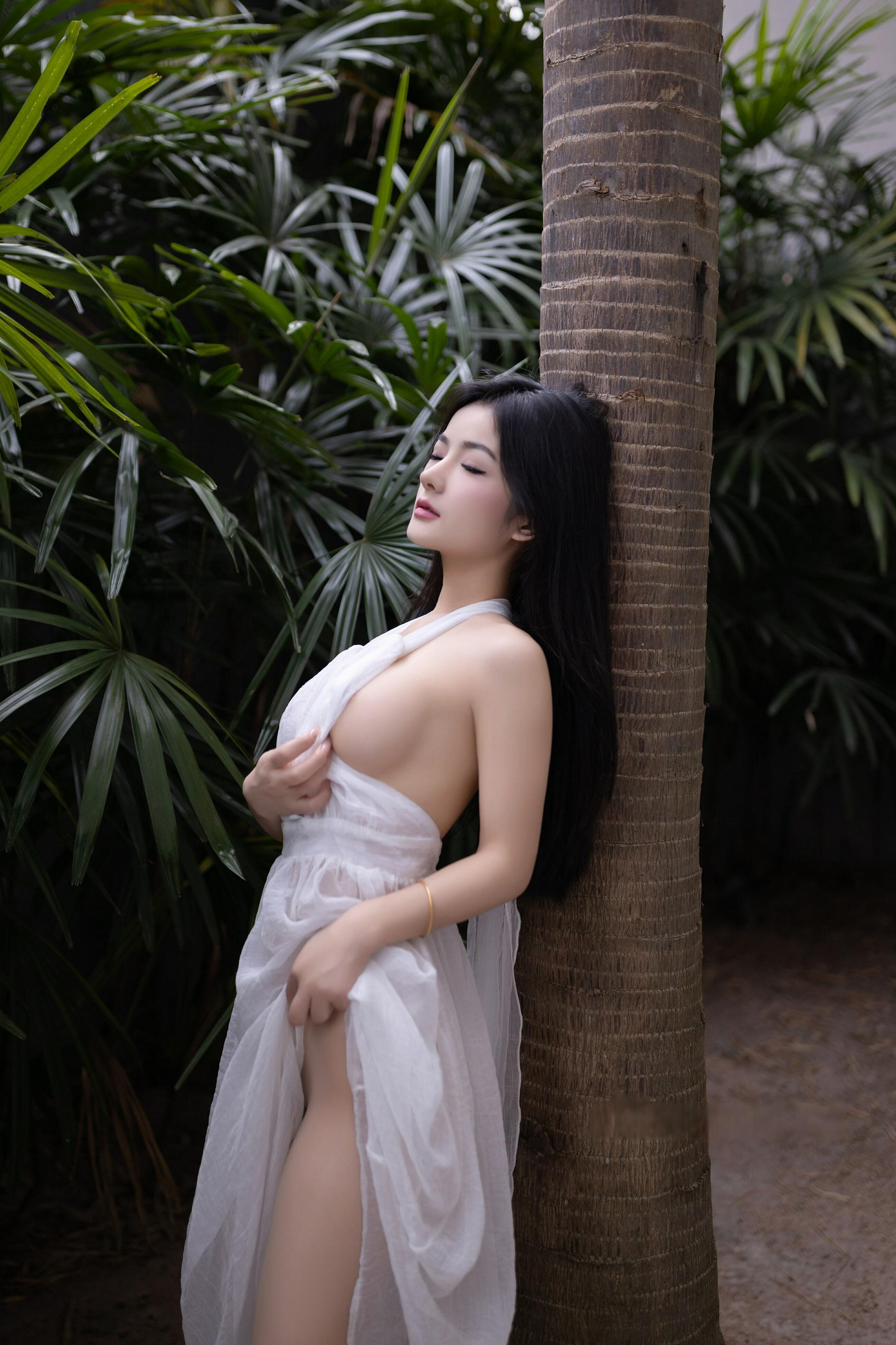 [秀人内购] 谭小灵 诱人私拍福利 肉丝白纱