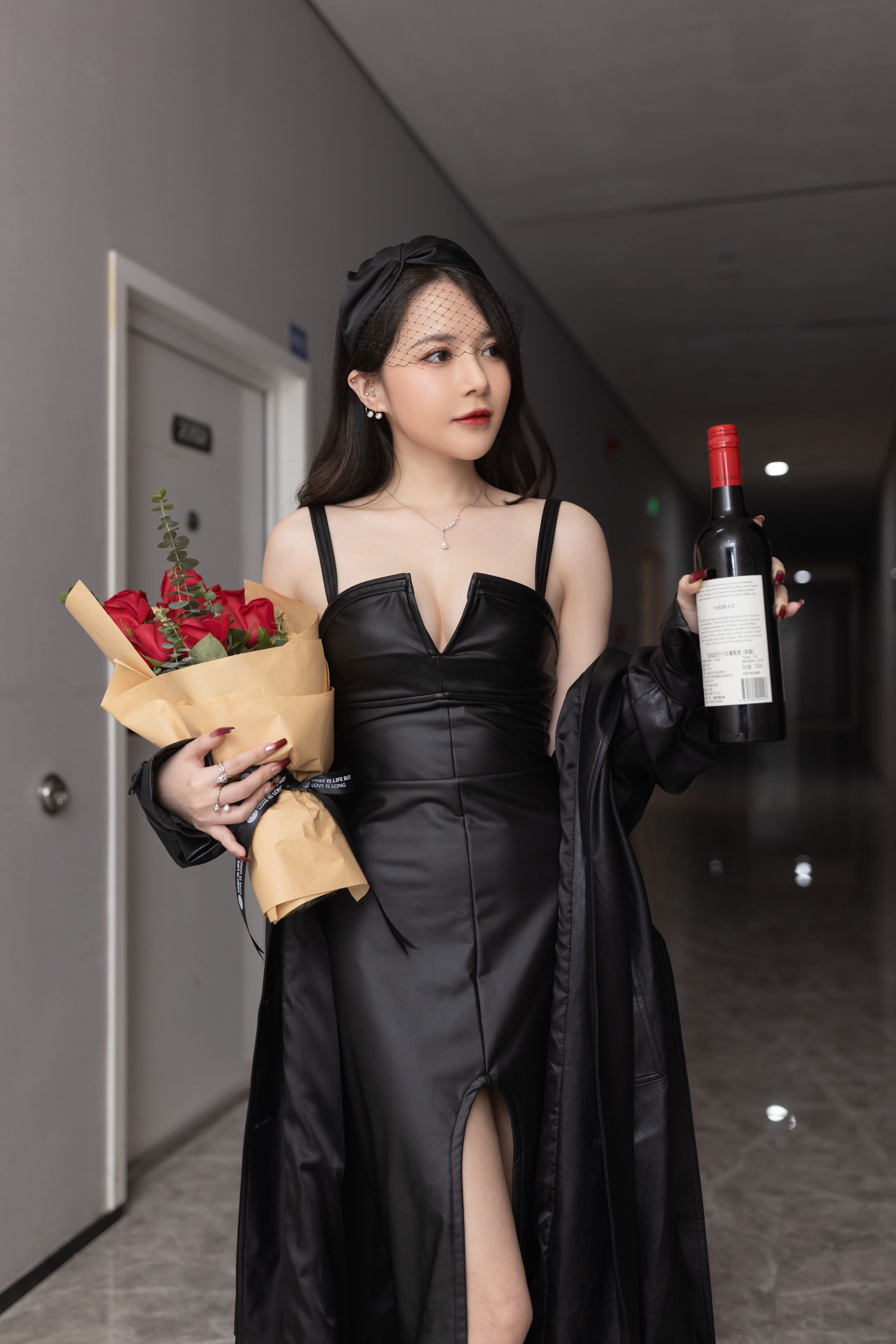 [秀人内购] 鱼子酱Fish 诱人私拍福利 妻子们的聚会